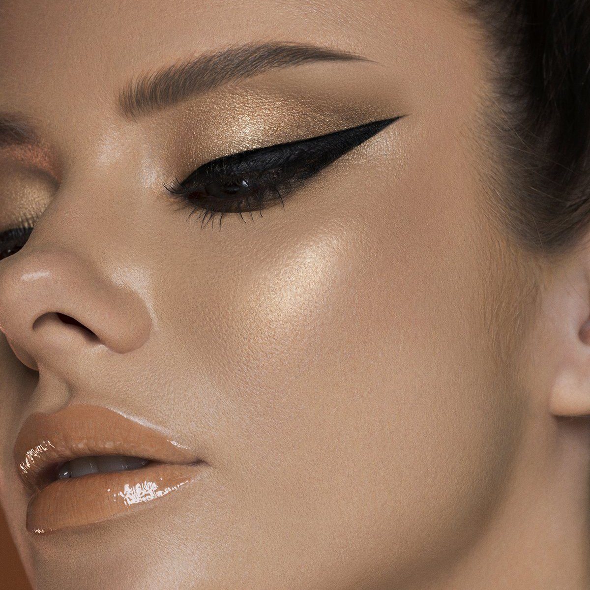 The Royalty I & II Loose Highlighter - Image 8